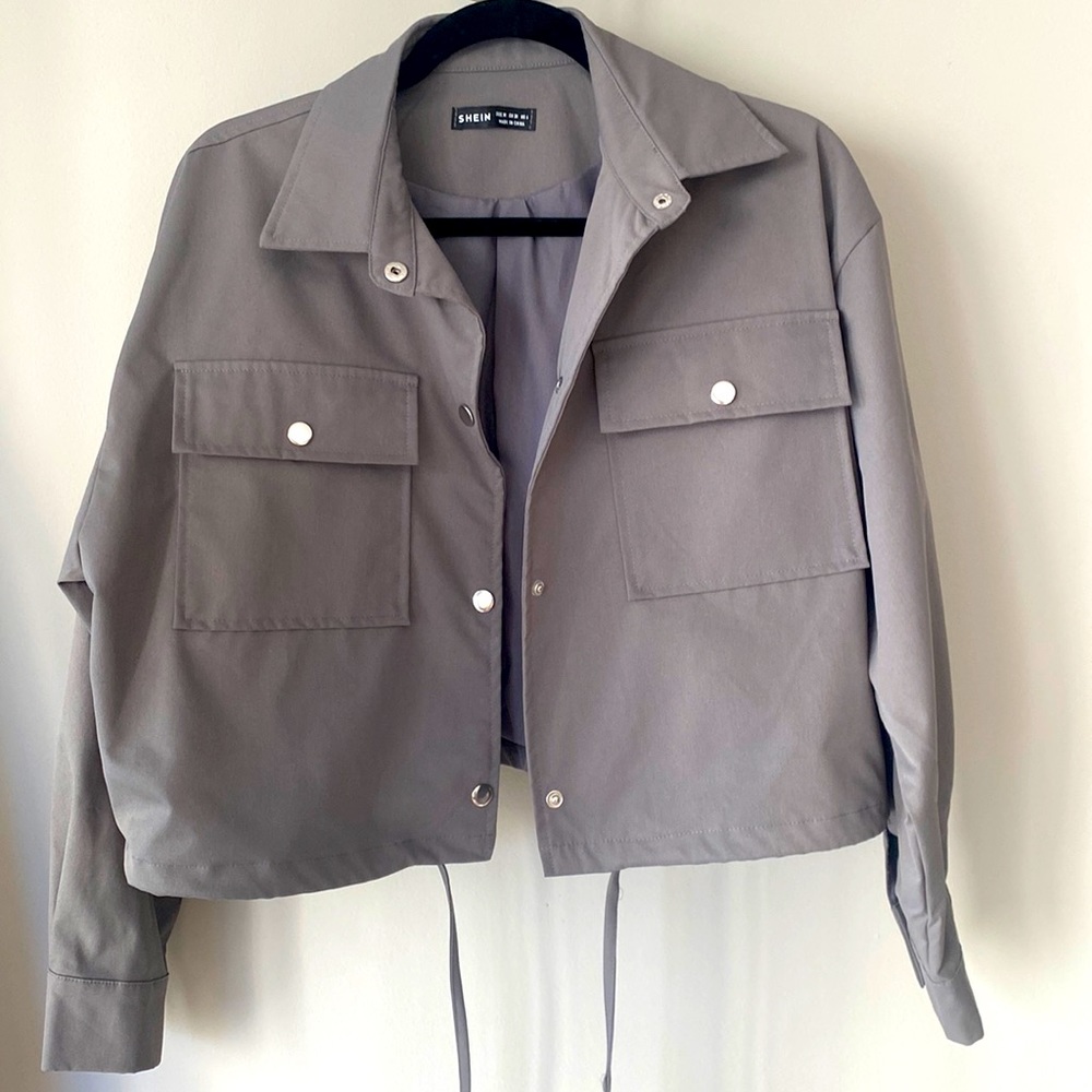 Grey cropped lightweight utility jacket